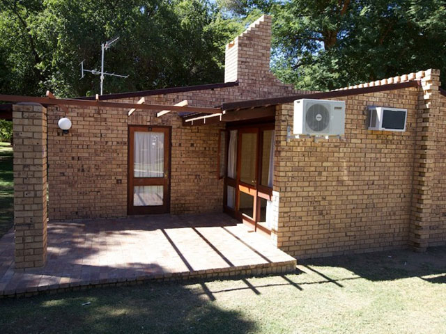 Upington Resort Accommodation - Die Eiland Holiday Resort
