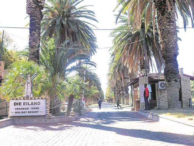 Upington Resort Accommodation - Die Eiland Holiday Resort
