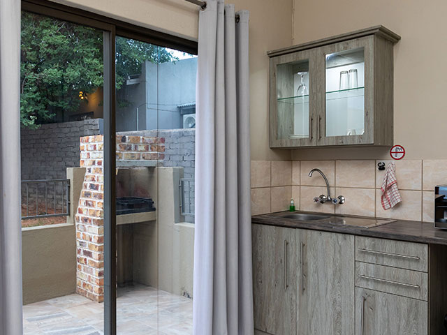 Upington Lodge Accommodation - High Breeze Lodge