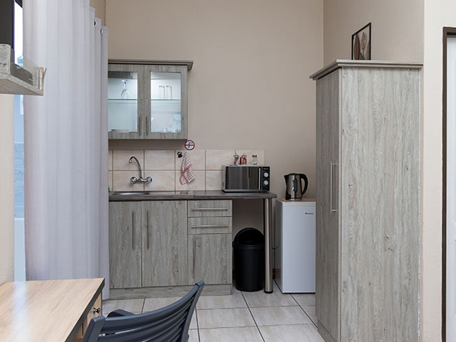 Upington Lodge Accommodation - High Breeze Lodge