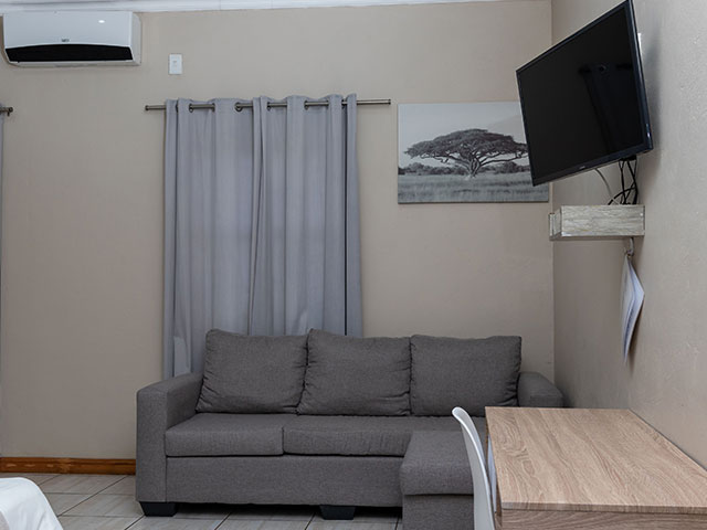 Upington Lodge Accommodation - High Breeze Lodge