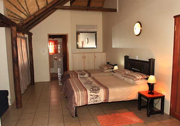 Upington Lodge Accommodation - Kalahari Mondate Lodge