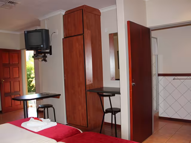 Guest House Accommodation in Upington - Habitat Guest Village