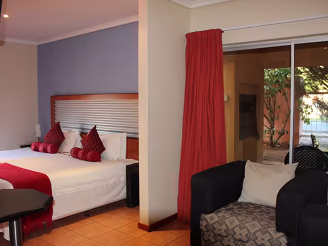 Guest House Accommodation in Upington - Habitat Guest Village