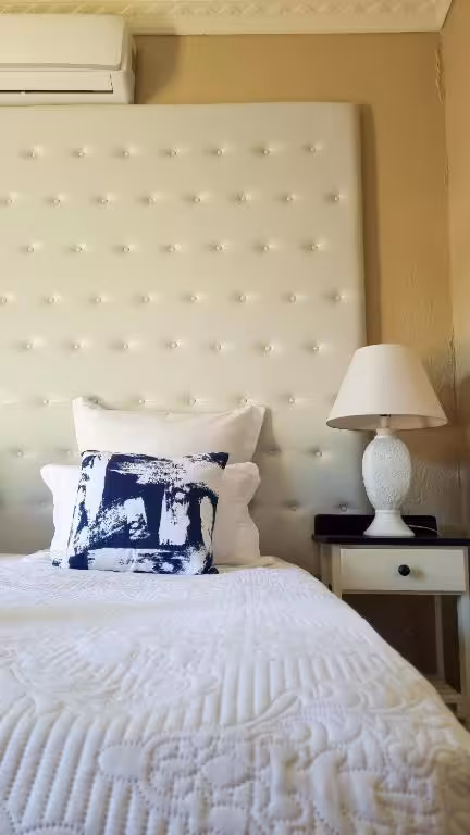 Bed & Breakfast Guest House Accommodation in Upington - Black Diamond Bed & Breakfast